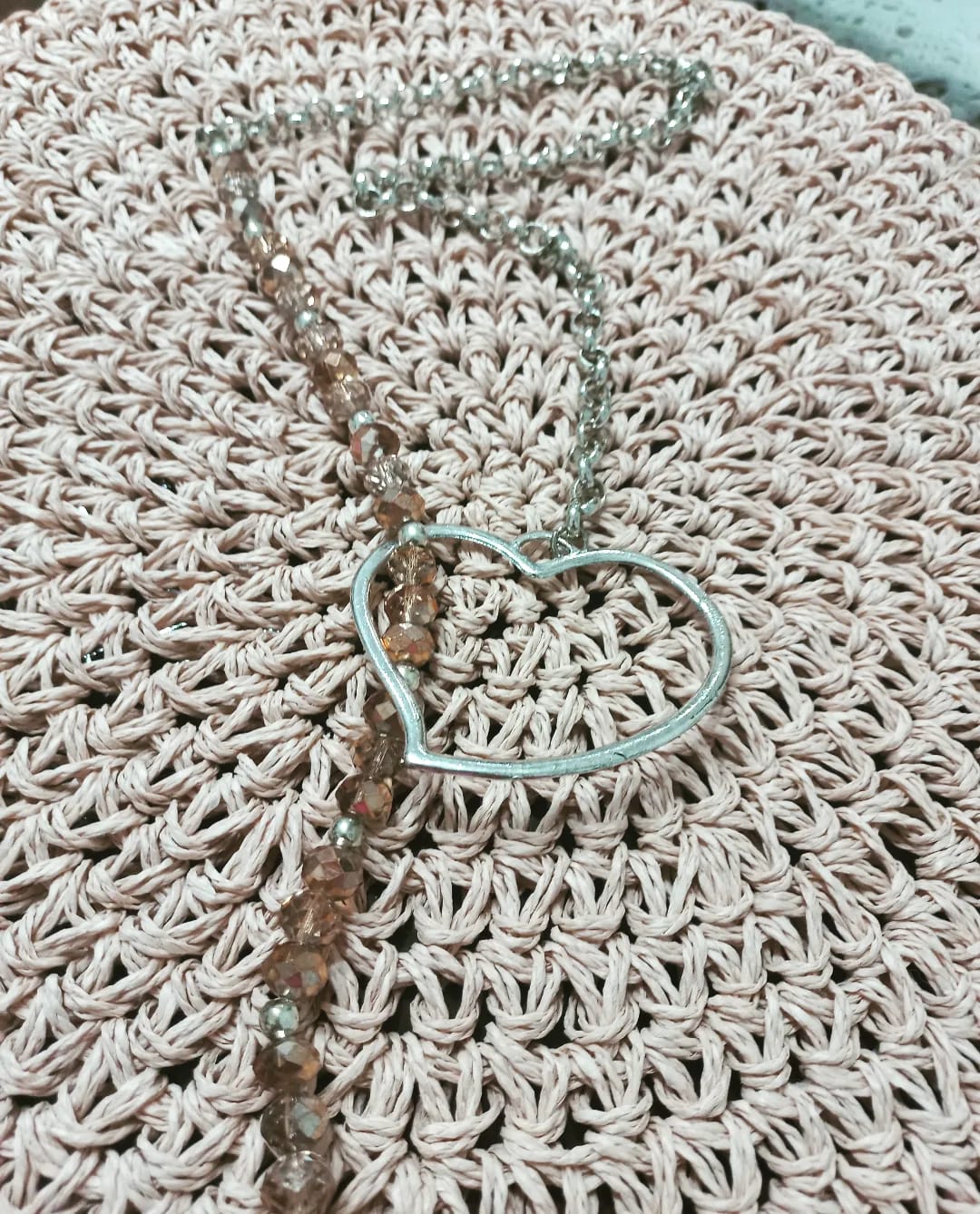 Collar corazón cristales naturales corbatero