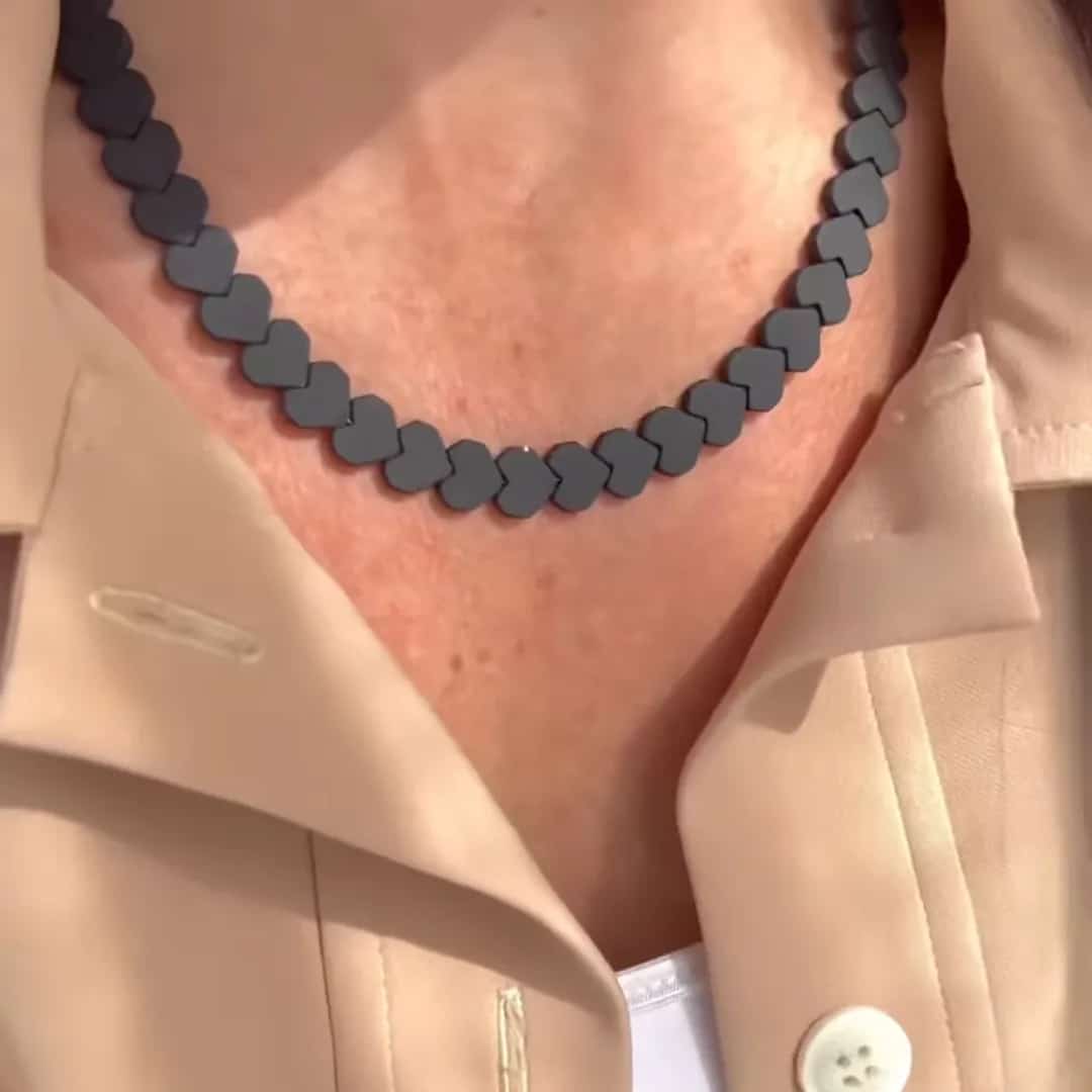 Collar hematites corazón