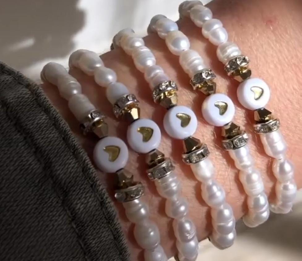 Pulseras corazón perladas