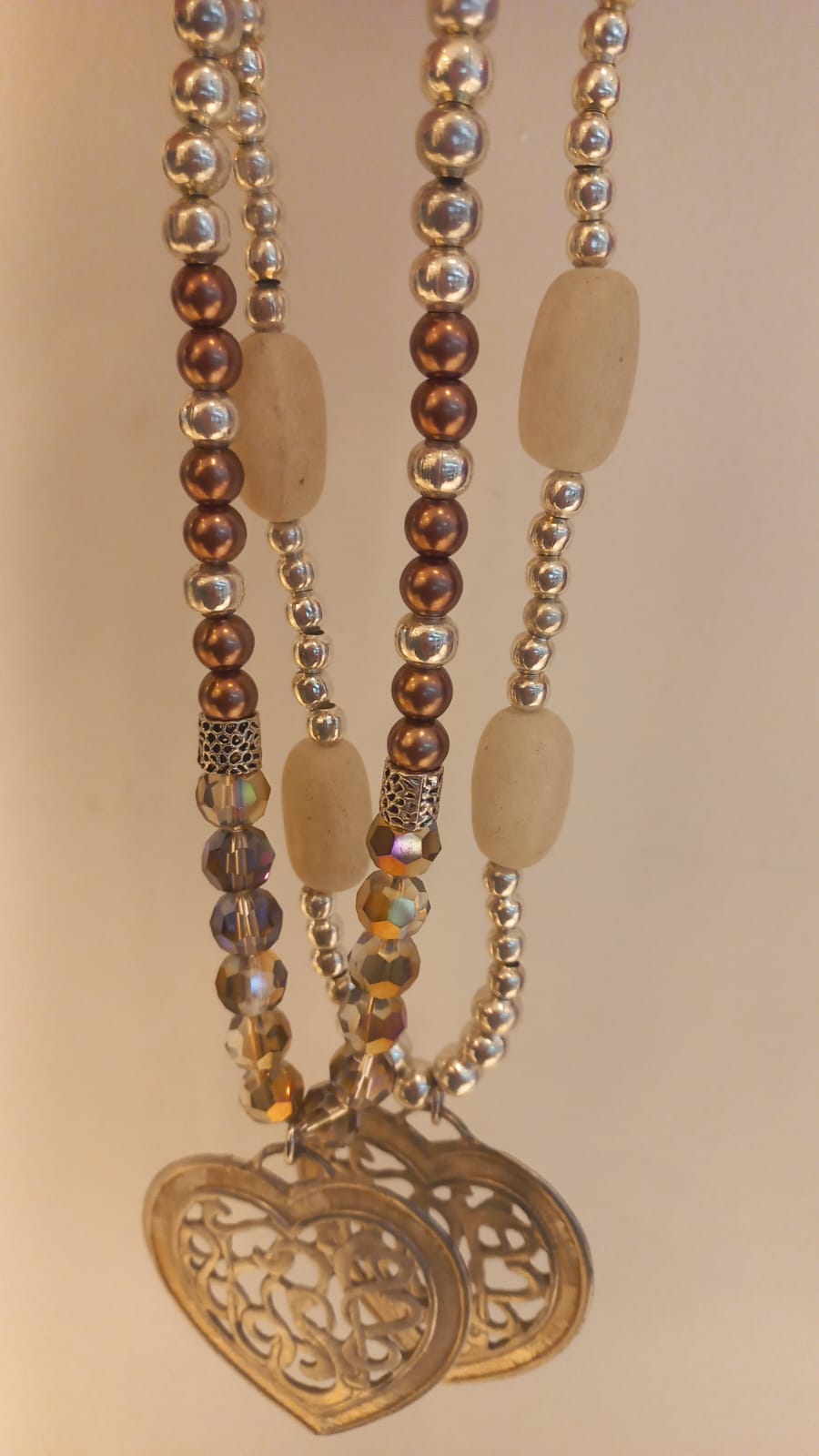 Imagen ilustrativa de Collar corazones y cristales naturales