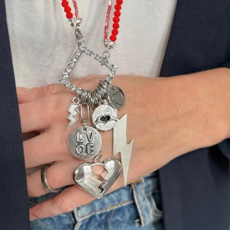 Imagen ilustrativa de Collar mix de dijes