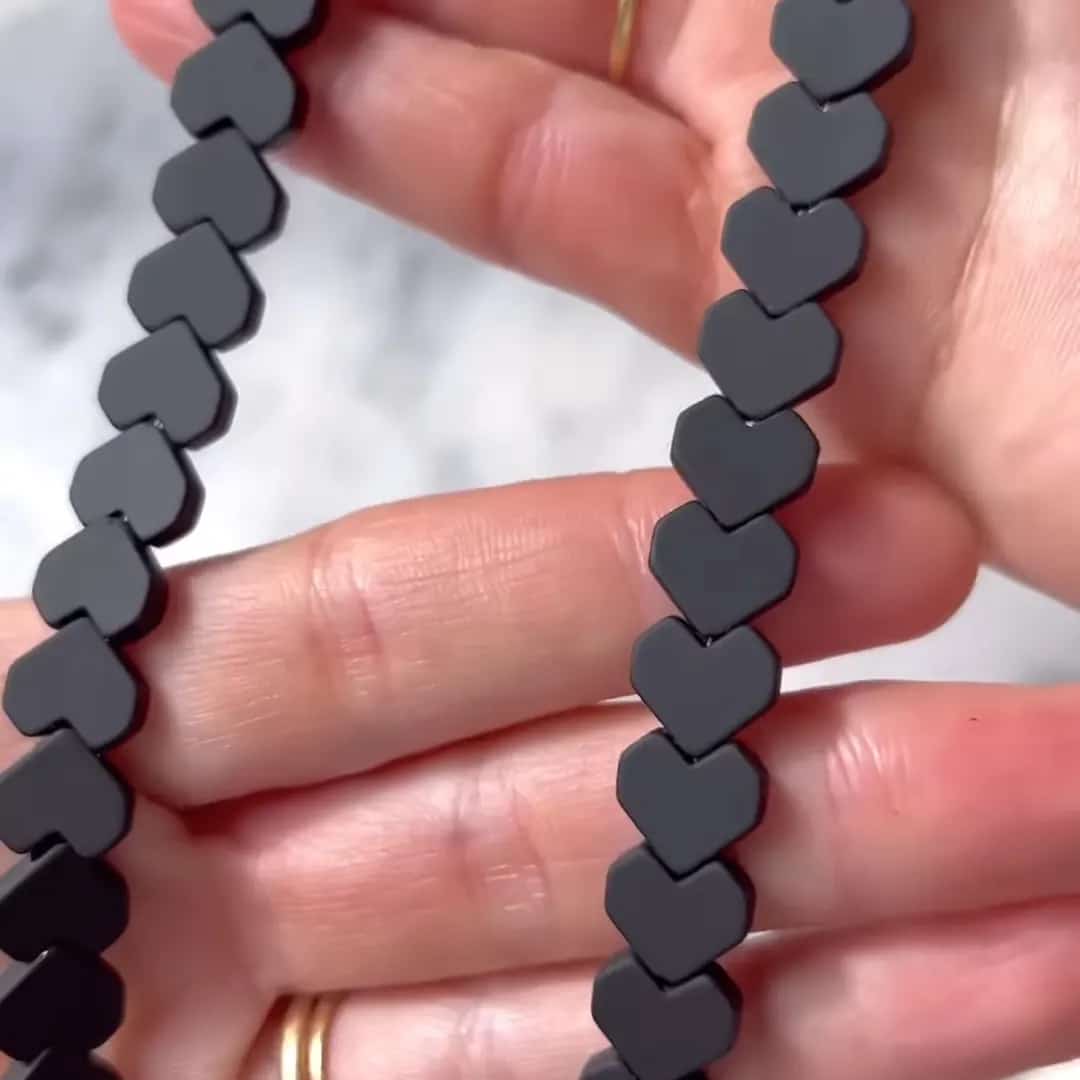 Imagen ilustrativa de Collar hematites corazón