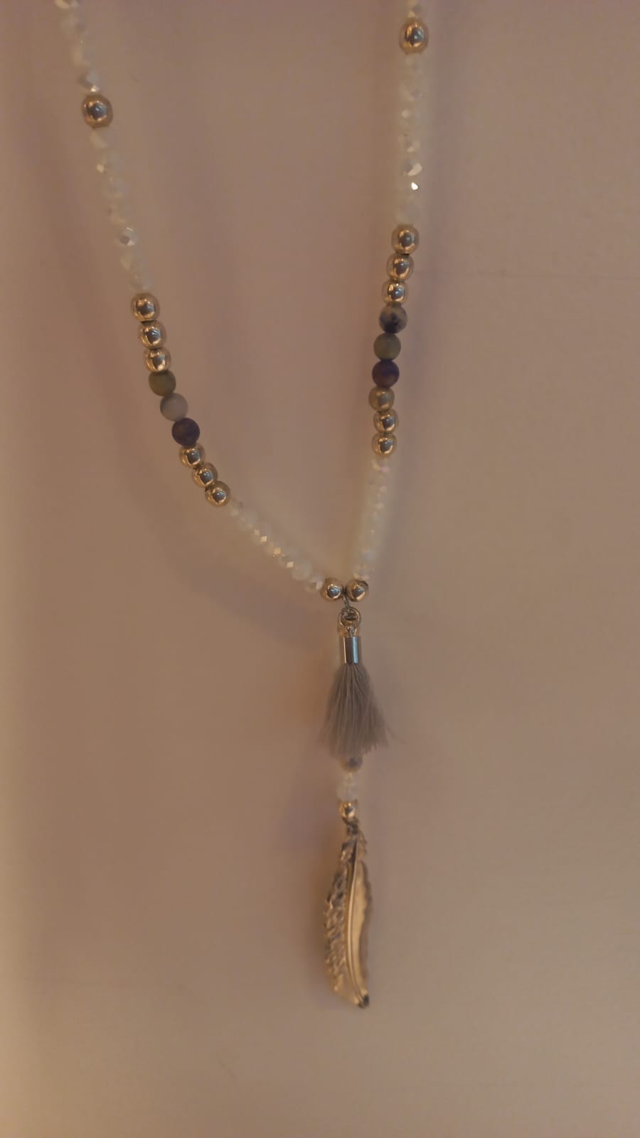 Imagen ilustrativa de Collar pluma